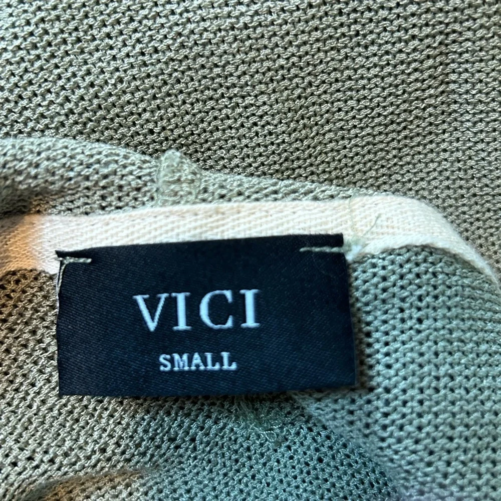 VICI hooded long sleeve sweater
